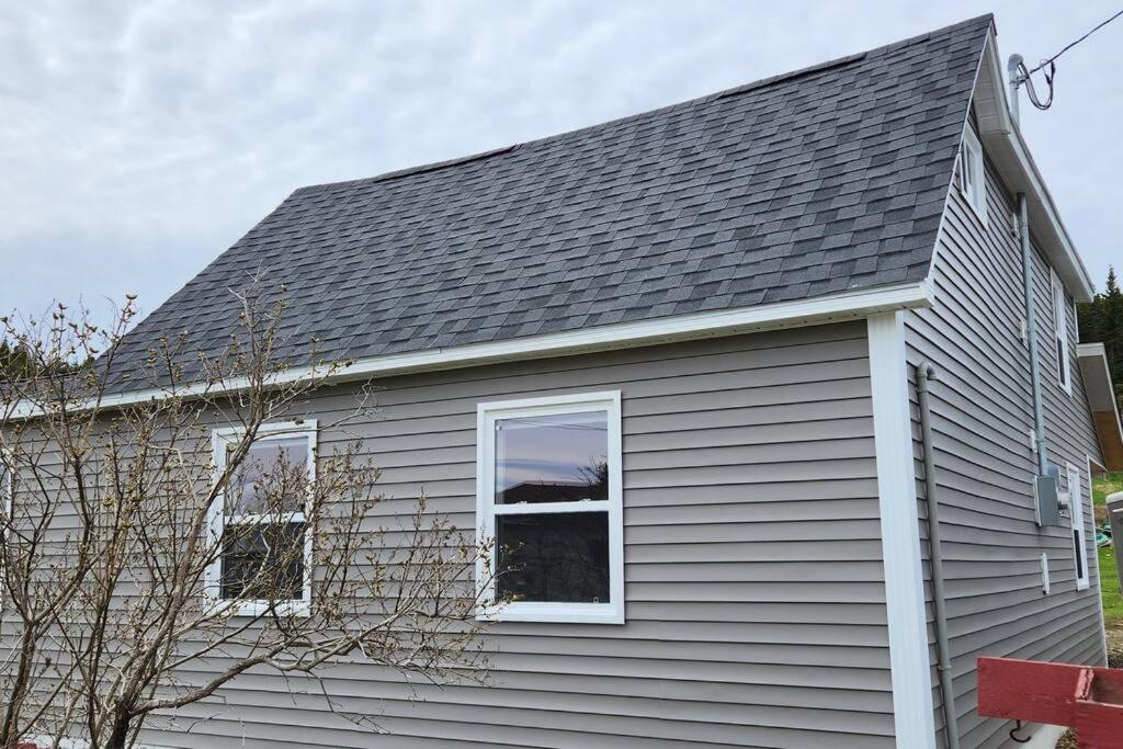 Family Ties Vacation Home - Rossy House Twillingate Bagian luar foto