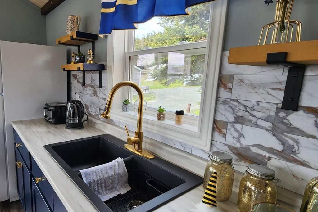 Family Ties Vacation Home - Rossy House Twillingate Bagian luar foto