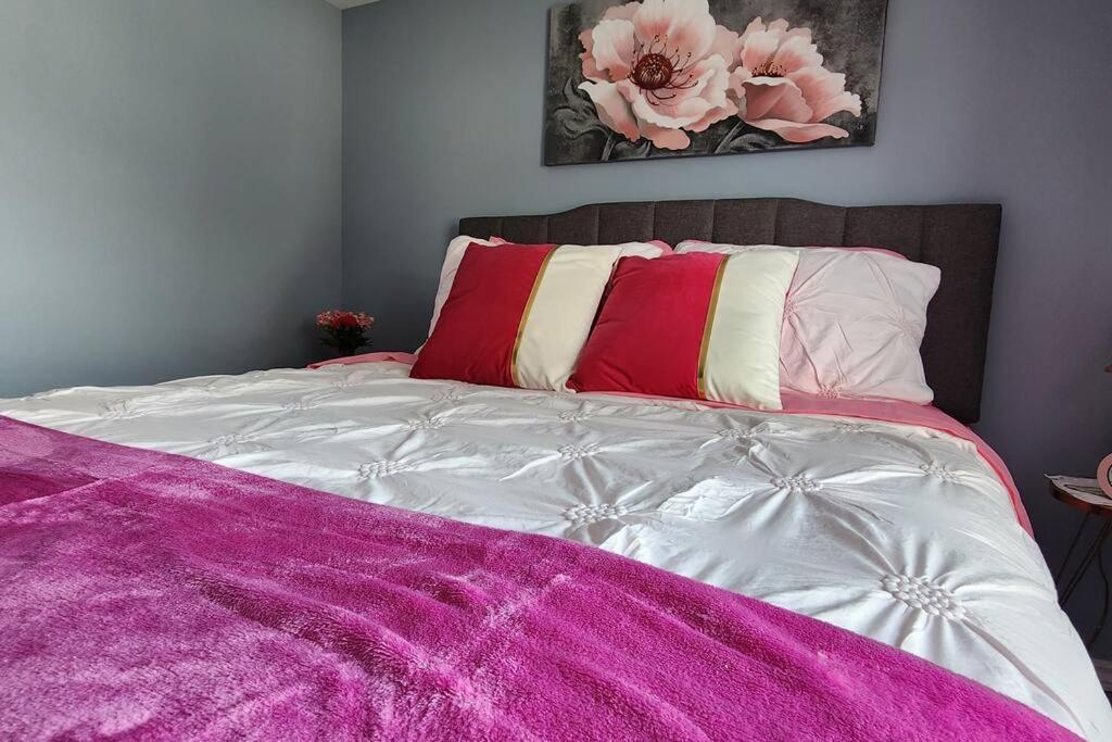 Family Ties Vacation Home - Rossy House Twillingate Bagian luar foto