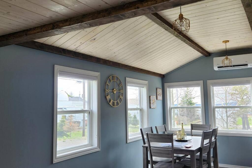 Family Ties Vacation Home - Rossy House Twillingate Bagian luar foto