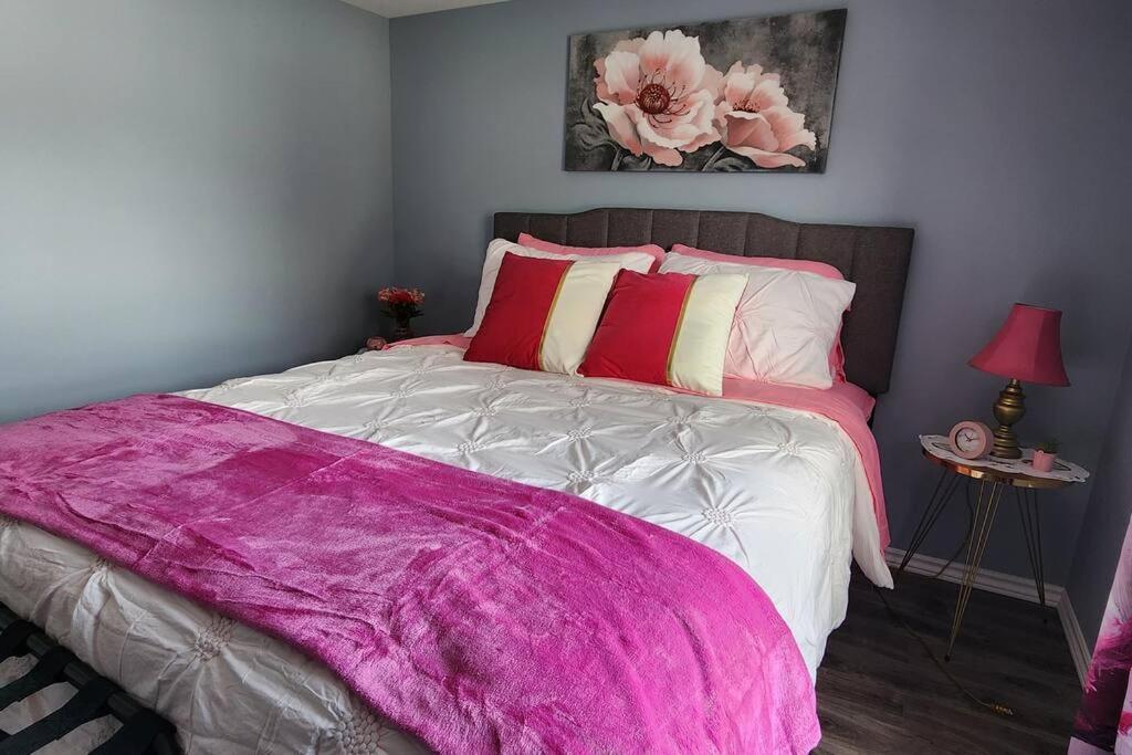 Family Ties Vacation Home - Rossy House Twillingate Bagian luar foto